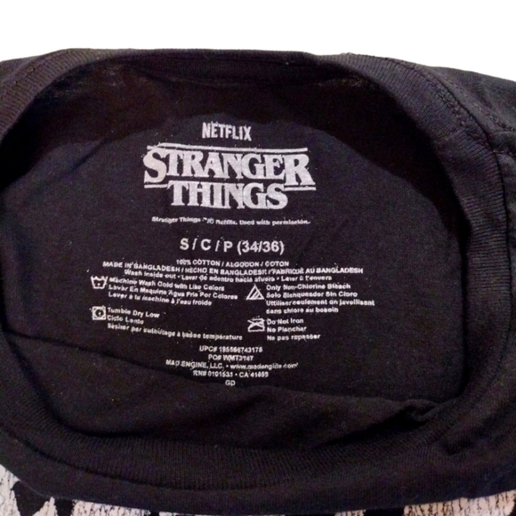 STRANGER Things Hellfire Club T-Shirt - Picture 3 of 4